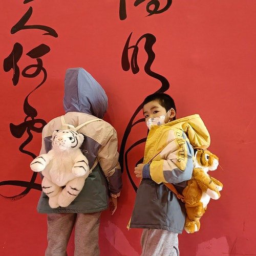 仿真老虎背包儿童新年礼物