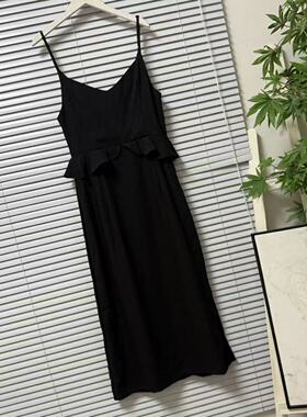 1010-60法式黑色V领吊带连衣裙女夏显瘦设计感荷叶边清冷系裙子