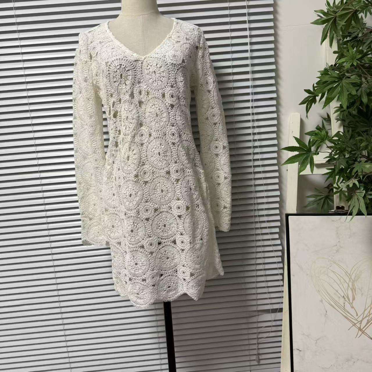 0909-20欧美单长袖镂空中长款连衣裙V领女装针织甜美清新新时尚