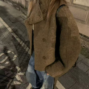 韩系复古风翻领宽松双排扣羊毛呢夹棉短外套配腰带5333 ROOM