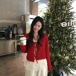 ＋木耳边吊带两件套3887 韩系圣诞红色毛衣V领兔绒开衫 ROOM
