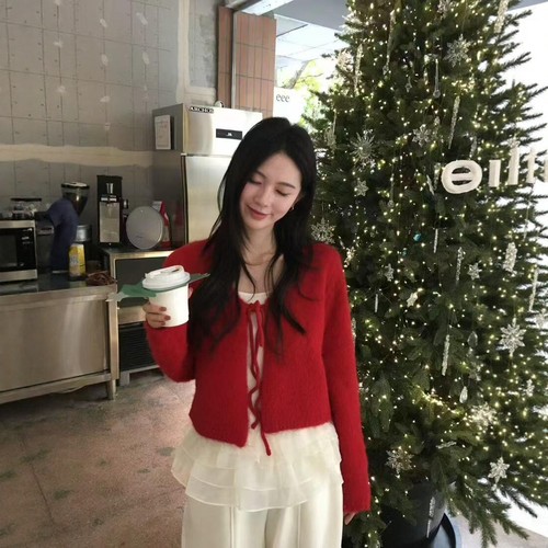 IU ROOM 韩系圣诞红色毛衣V领兔绒开衫＋木耳边吊带两件套3887