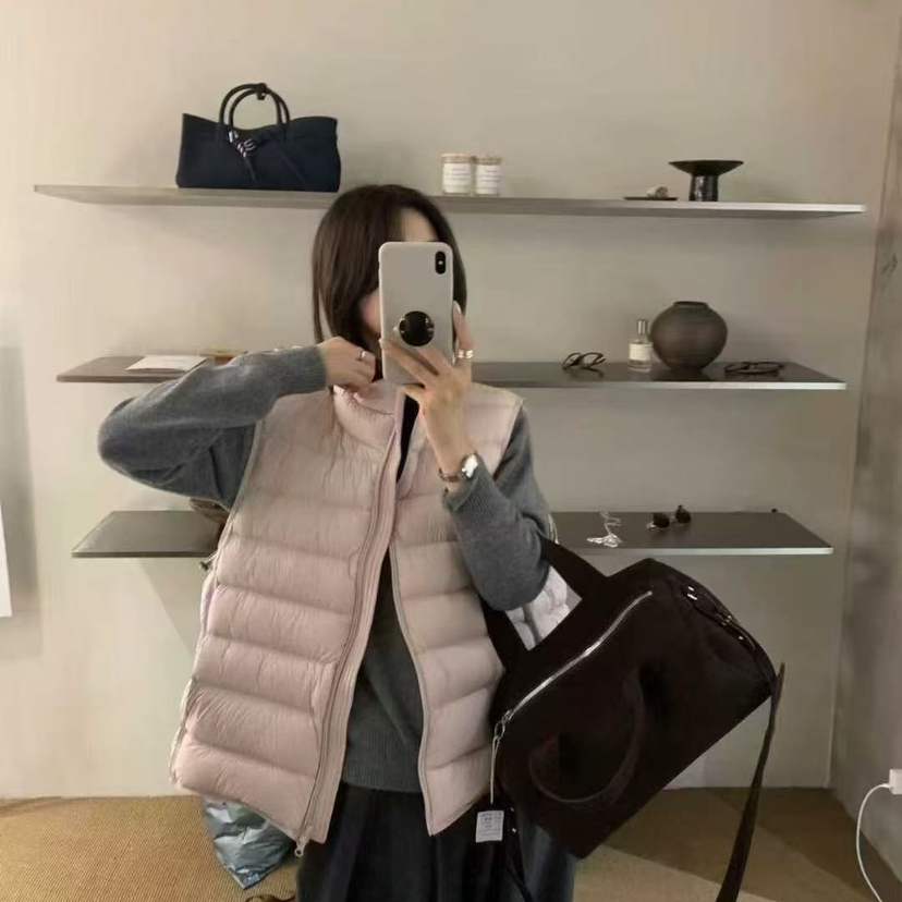 IU ROOM冬上新轻奢简约绗缝修身纯色马甲7118