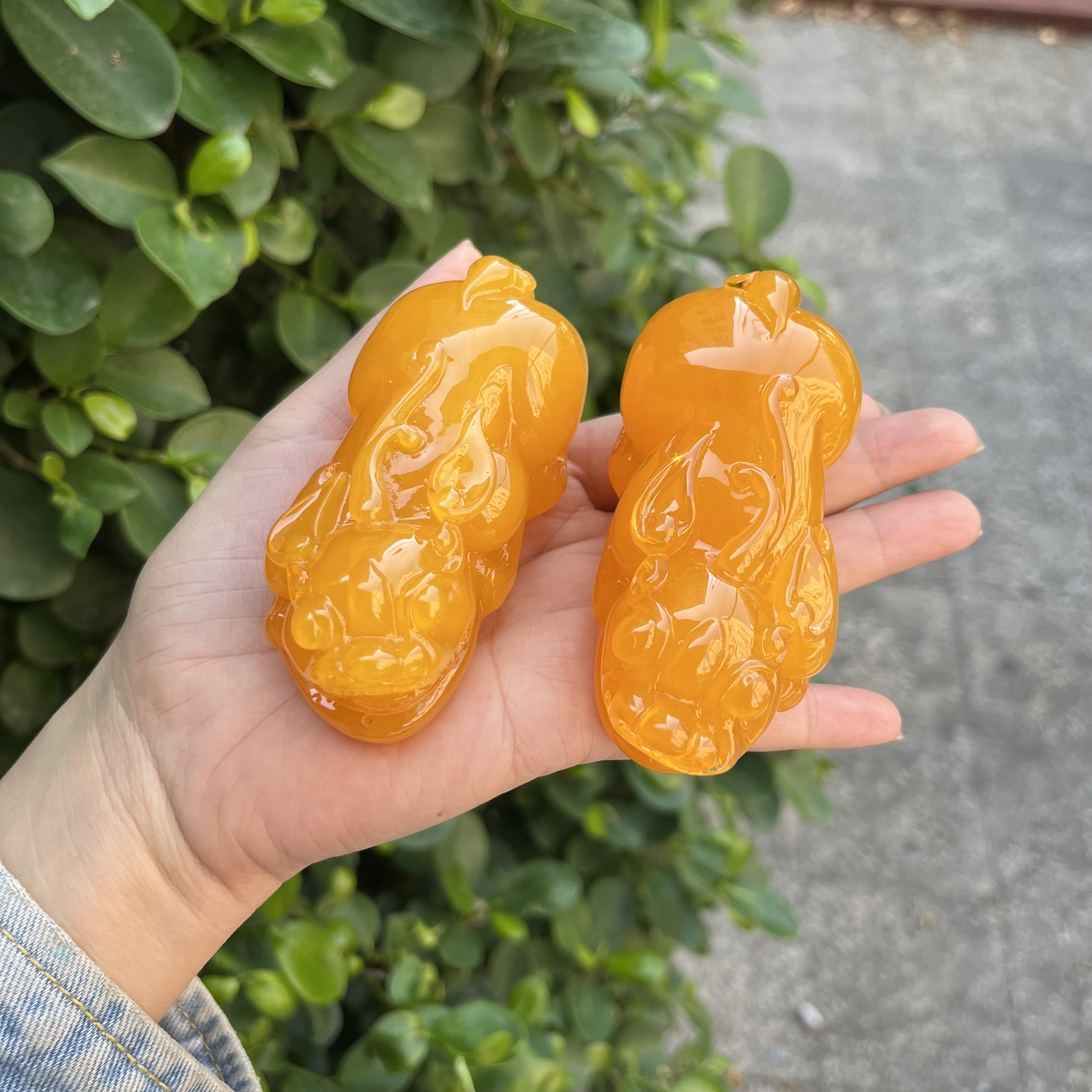 蜜蜡貔貅摆件男女士鸡油黄皮居家摆件二代琥珀蜜蜡招财貔貅手把件