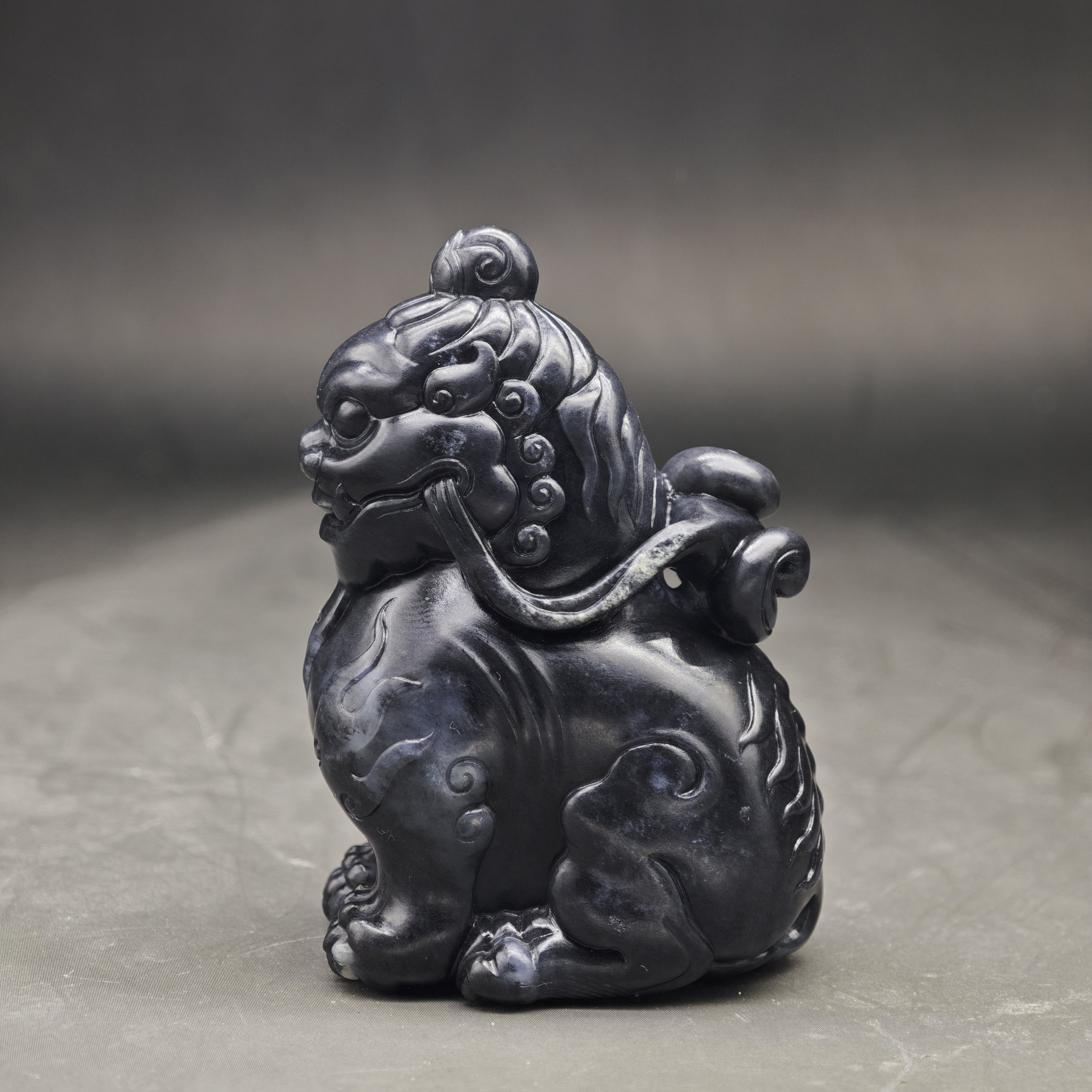 101.7克/灵兽献瑞,貔貅献寿 和田玉籽料墨玉貔貅把件/摆件