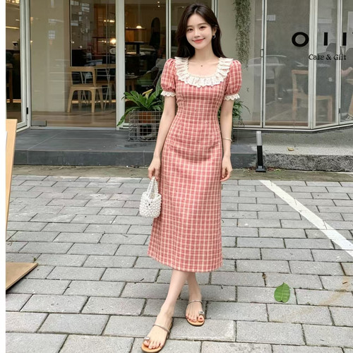 法式复古红格短袖连衣裙女夏季胖MM显瘦方领碎花裙修腰a字裙