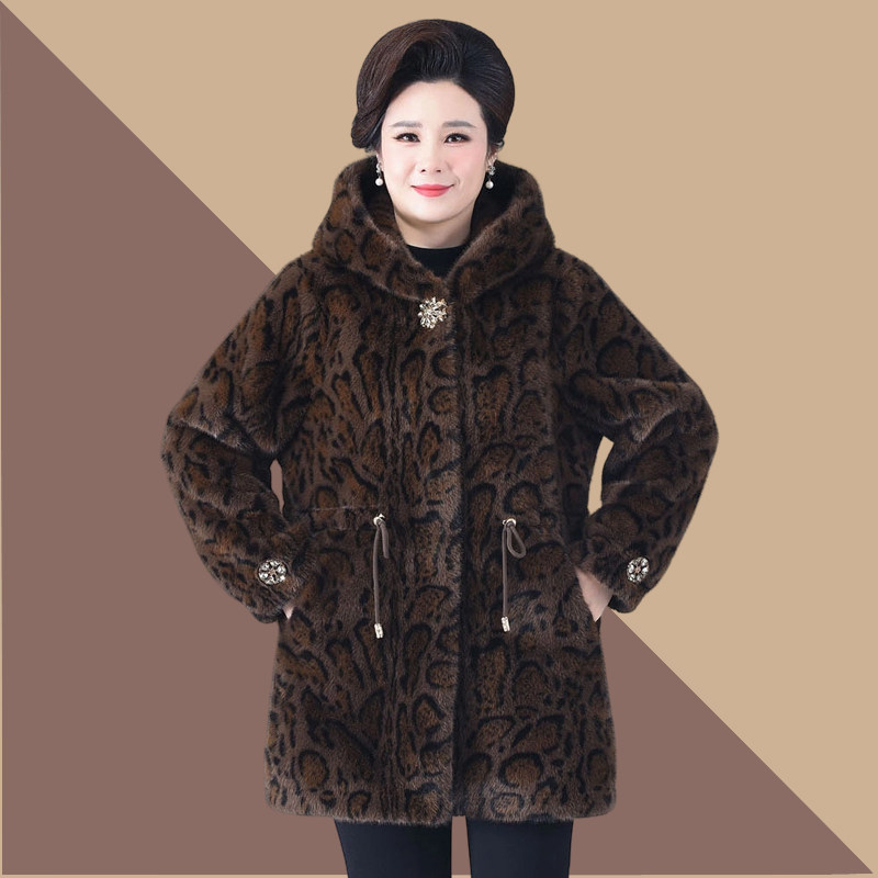 中老年人女装秋冬装新款特加肥加大码200斤外套大衣洋气胖老太太