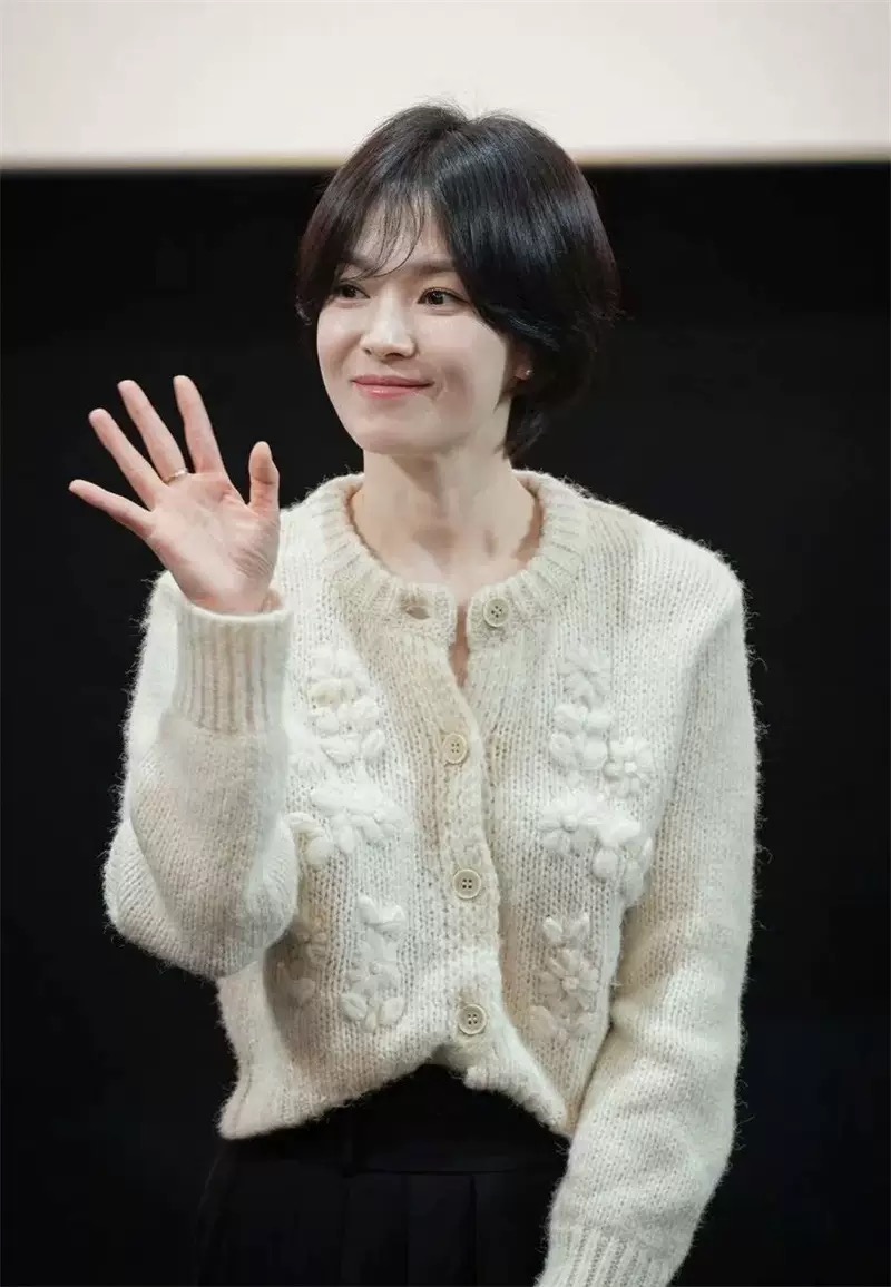 秒发韩国宋慧乔同款纯手工花朵刺绣针织毛衣开衫女法式温柔外套