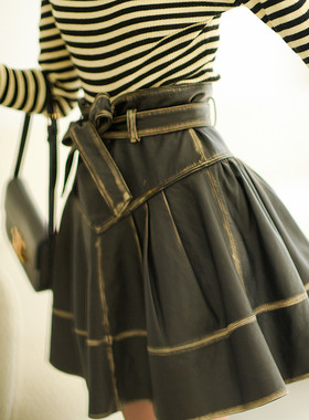 CAN10/11 10:00AM 时尚减龄炸街黑色半身裙设计感手绘皮裙短裙