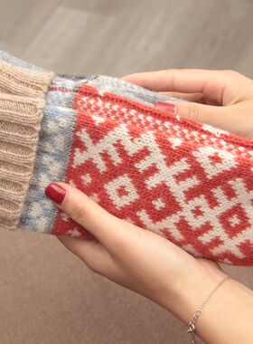 ins风日本羊毛全包指连指手套女冬保暖可爱复古花纹手套户外学生