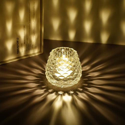 松果玻璃烛杯浪漫光影效果