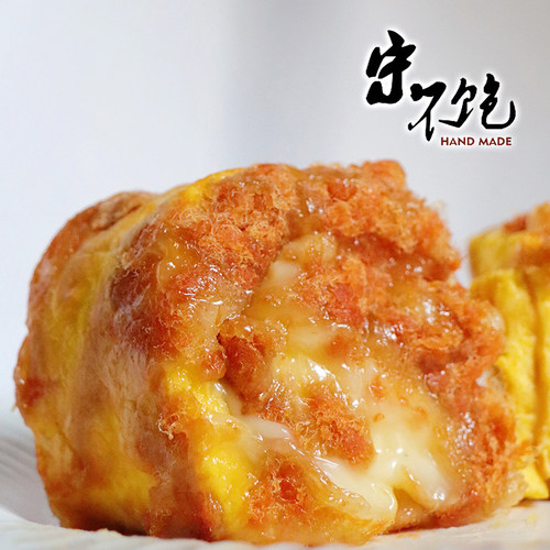 不饱的面包铺豆乳肉松虎皮双拼