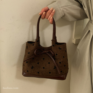 秋冬季复古包包女2025新款时尚百搭斜挎包精致迷你超火手提小拎包