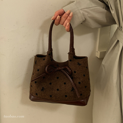 复古麂皮绒波点蝴蝶结水桶包