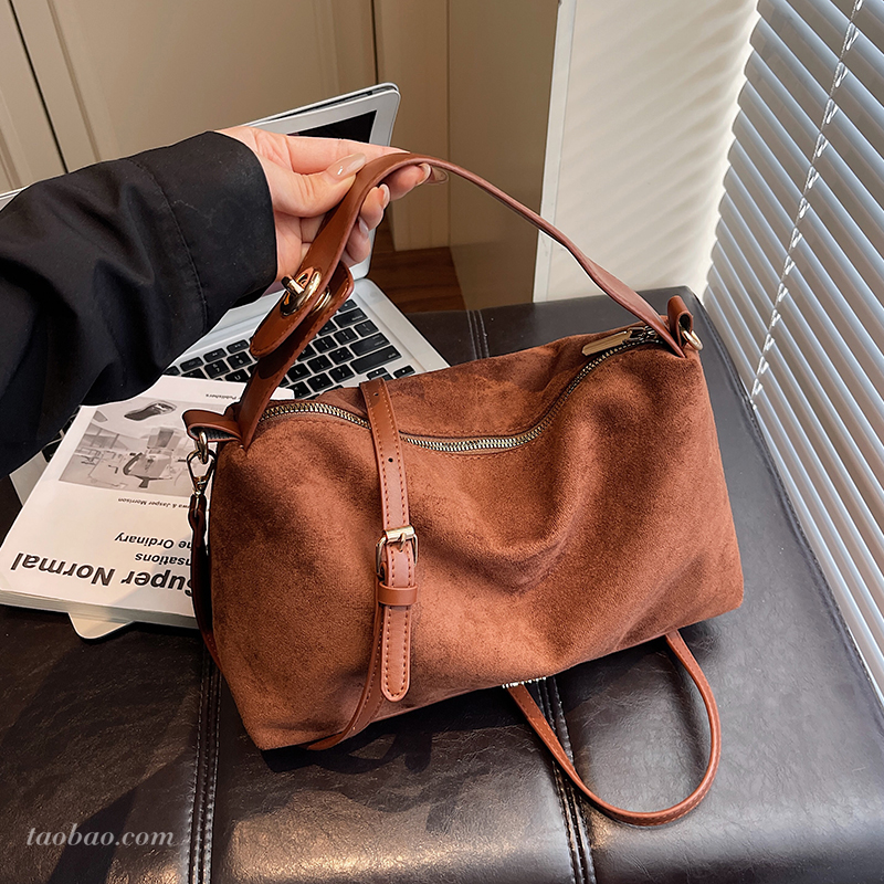 简约高级感麂皮绒托特包