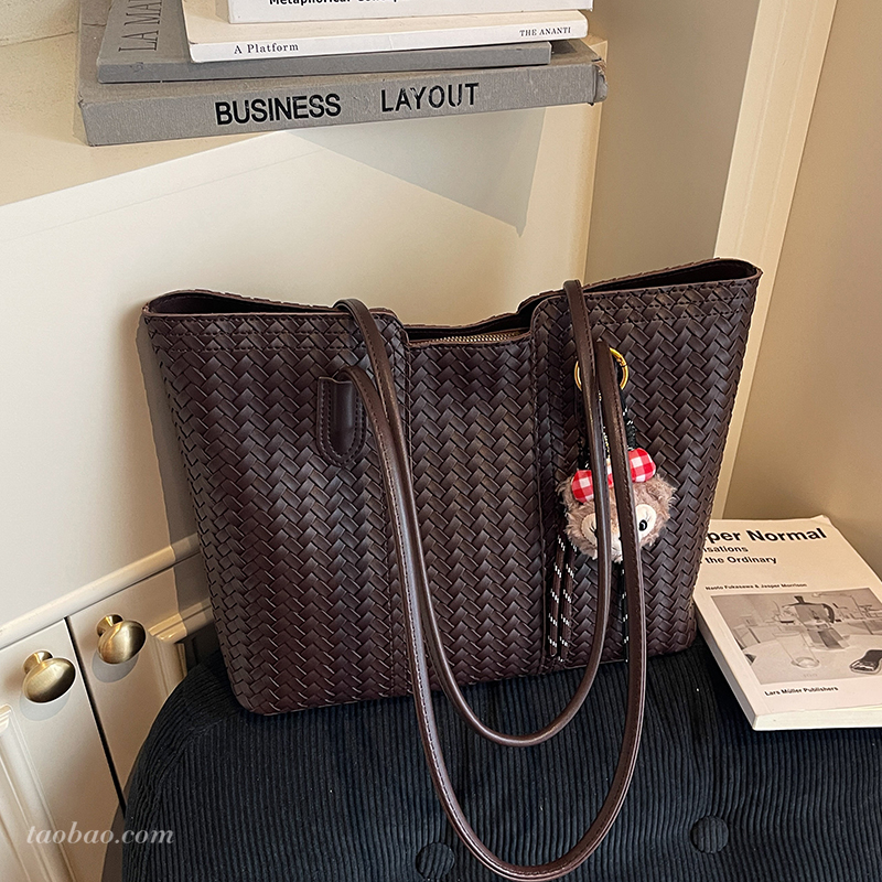 大容量通勤上班单肩托特包