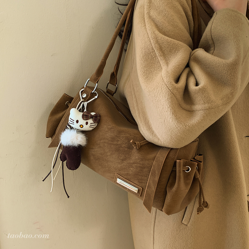 2025年秋冬新款复古小众腋下包