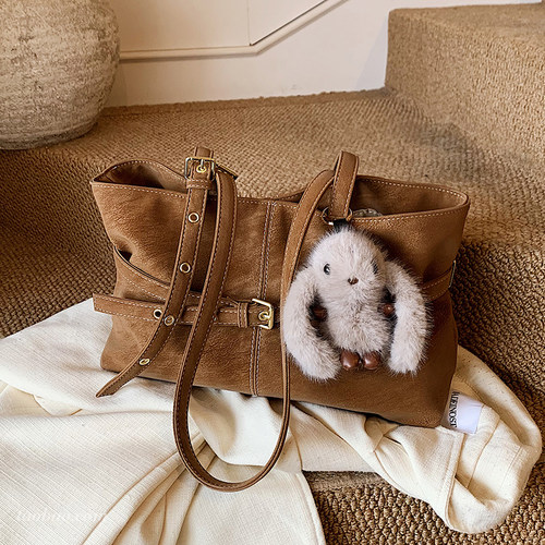 磨砂质感通勤单肩腋下托特包