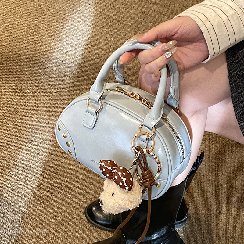 高级质感包包女2026新款时尚百搭斜挎包精致超火小众手提保龄球包,箱包皮具/热销女包/男包,通用款女包,淘宝优惠券,粉丝福利购,淘宝优惠卷