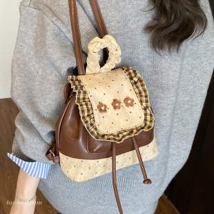 精致超火复古女式 通勤百搭后背包旅行包迷你小书包 双肩包2026新款