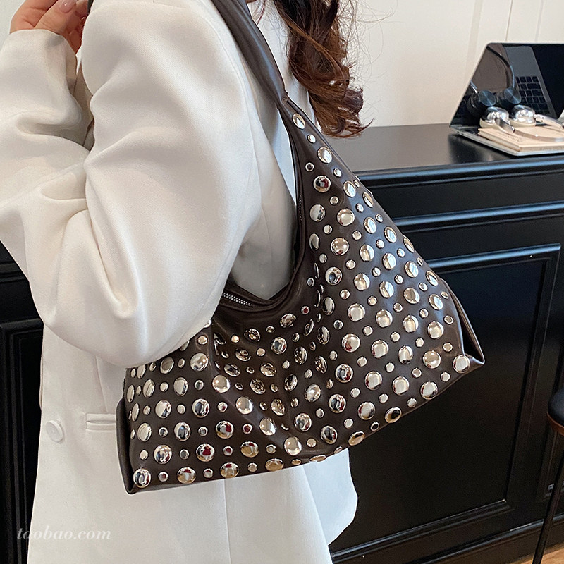 美式复古重工铆钉包包2026新款时尚女士单肩腋下包通勤手提小拎包,箱包皮具/热销女包/男包,托特包,淘宝优惠券,粉丝福利购,淘宝优惠卷