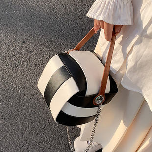 网红小众设计小包包女2025夏天新款 潮百搭链条斜挎包高级感手提包