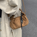 精致复古小众麂皮绒包包女2025新款 休闲百搭斜挎包超火手提小拎包