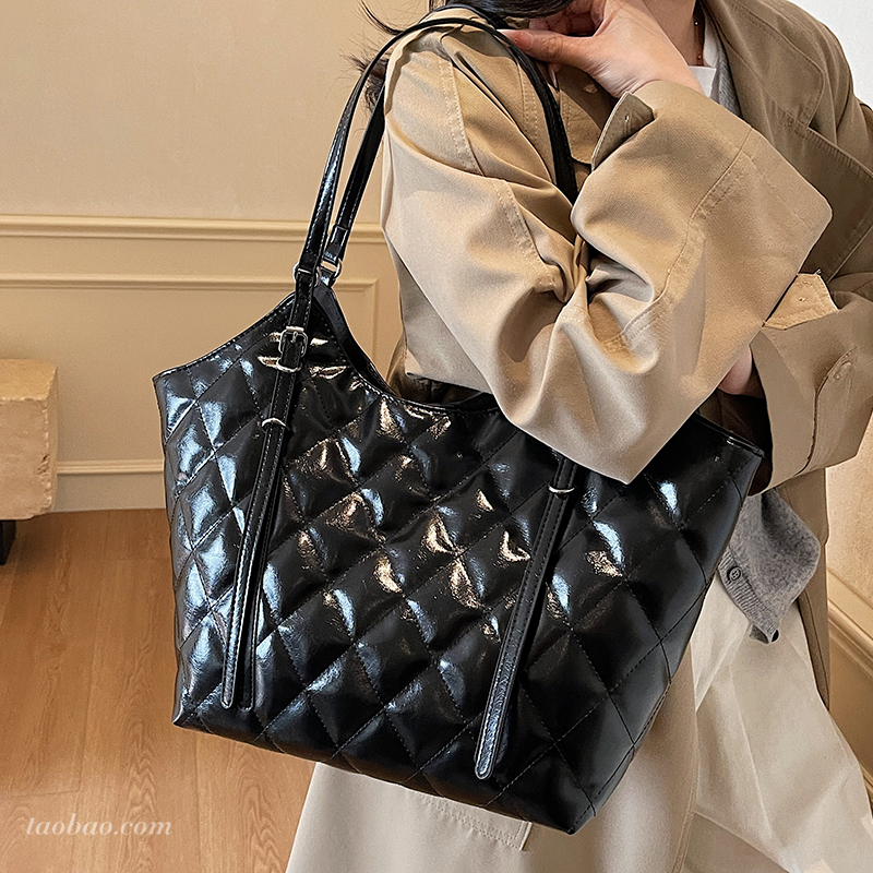 2025秋季新款潮流时尚托特包