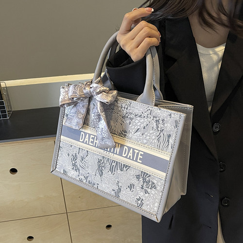 粉色帆布手提小众设计通勤托特包