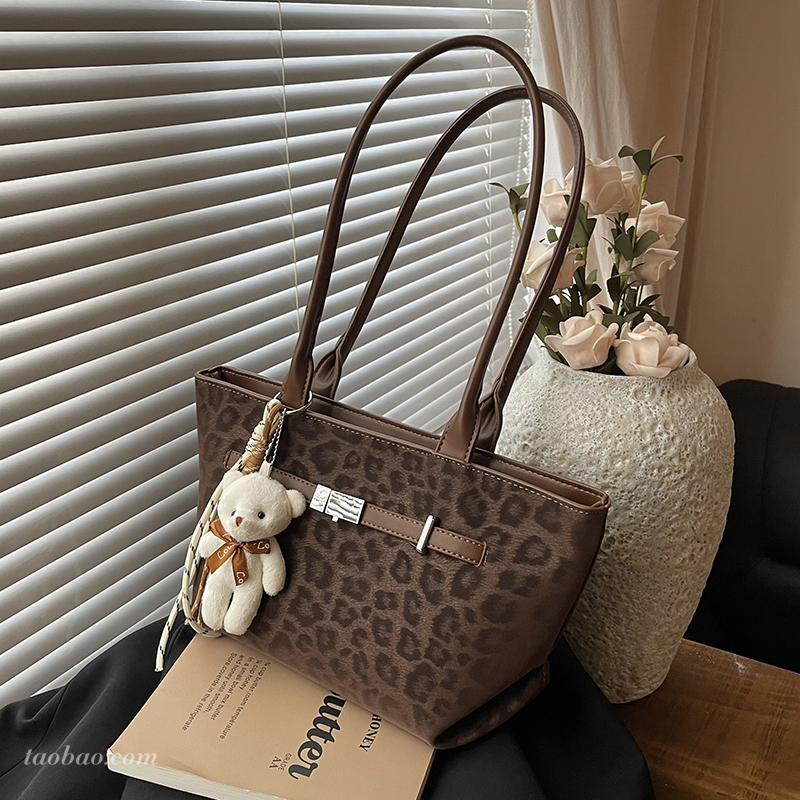 豹纹大容量单肩包高级感通勤手提