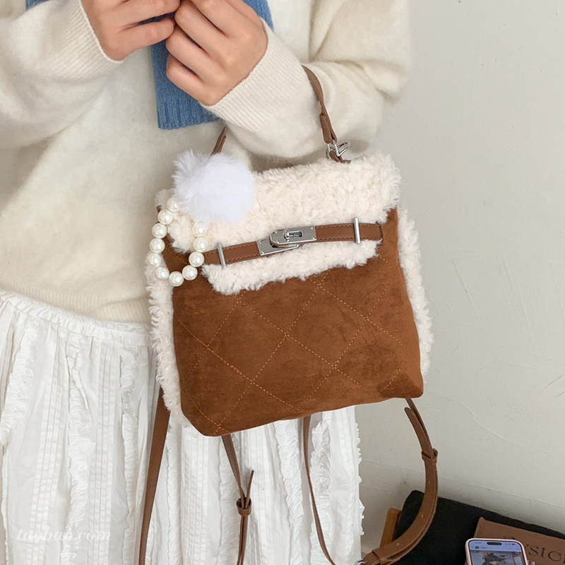 冬季撞色小众麂皮绒包包女2026新款休闲百搭斜挎包多用双肩后背包,箱包皮具/热销女包/男包,水桶包,淘宝优惠券,粉丝福利购,淘宝优惠卷