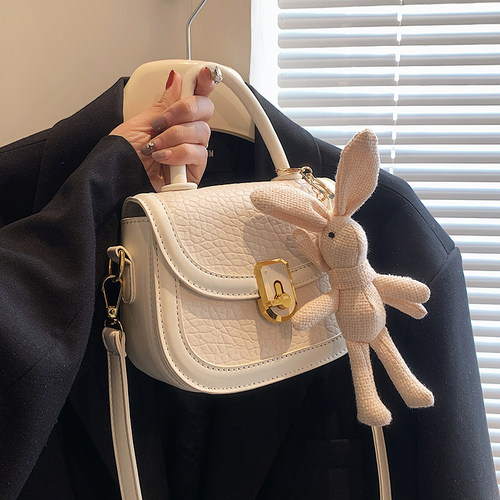 2023春夏新款高级时尚洋气马鞍包