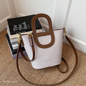 高级感撞色手提水桶包2026新款 时尚 超火百搭斜挎包通勤外出小拎包