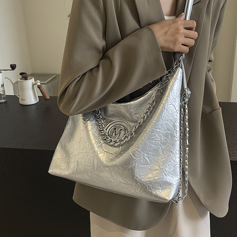 韩版大容量小众高级感单肩托特包