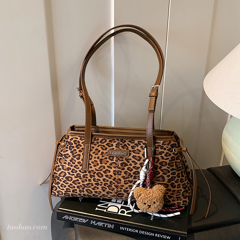 时尚复古豹纹包包2025新款通勤大容量女士单肩包手提托特包法棍包