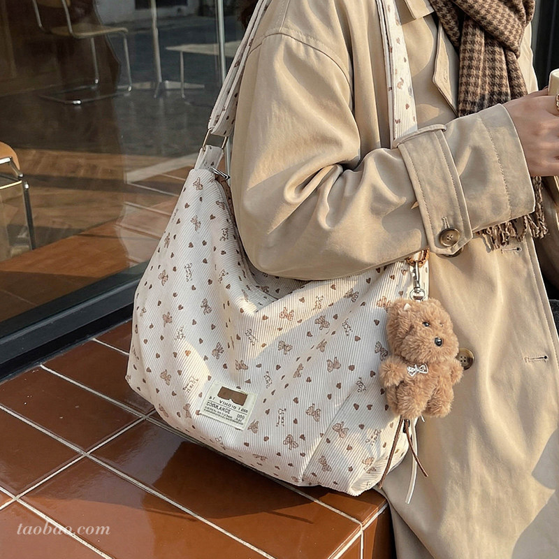 松弛感大容量灯芯绒包包女2026新款休闲通勤单肩斜挎包外出托特包,箱包皮具/热销女包/男包,托特包,淘宝优惠券,粉丝福利购,淘宝优惠卷