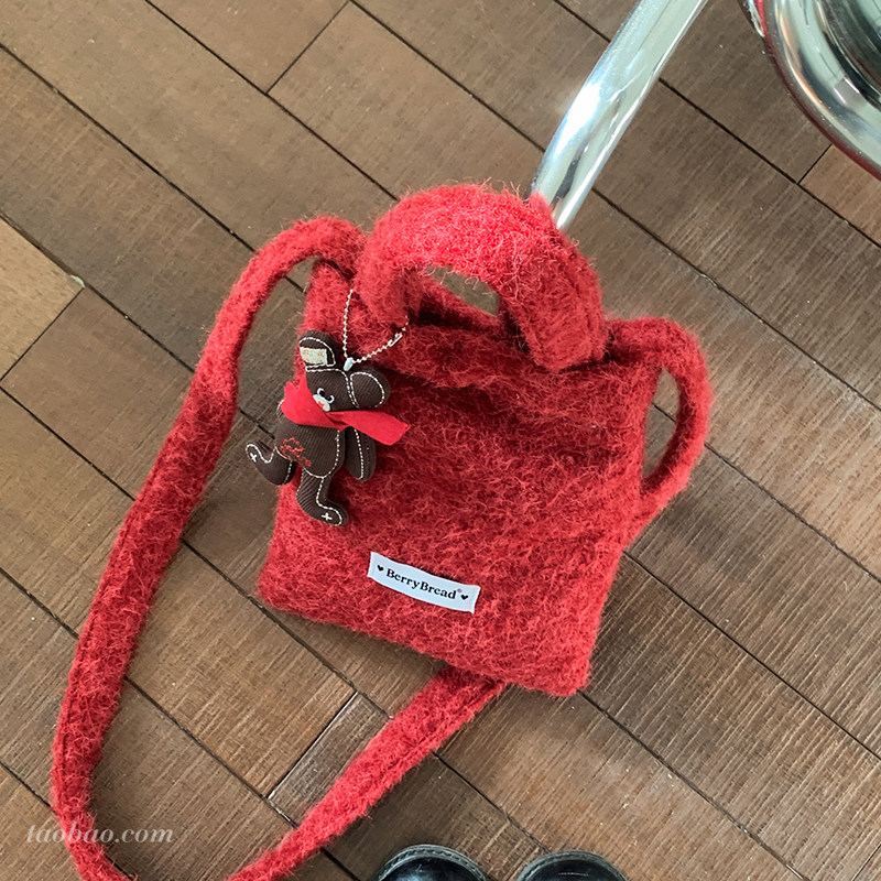 冬季小众毛呢红色小拎包包2026新款百搭斜挎包休闲超火手提水桶包,箱包皮具/热销女包/男包,水桶包,淘宝优惠券,粉丝福利购,淘宝优惠卷