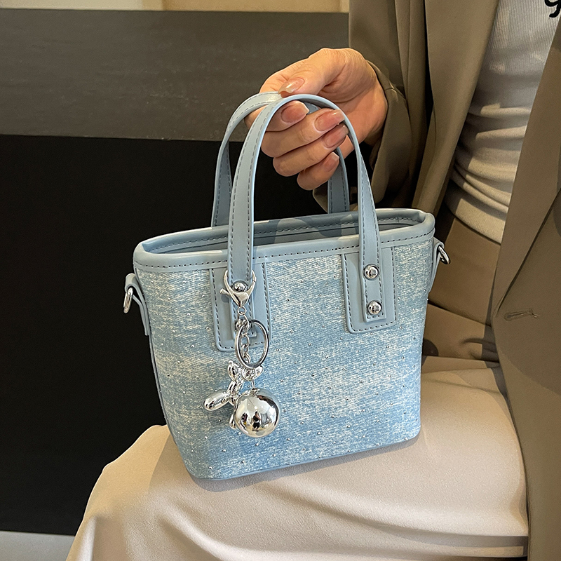 时尚撞色女士百搭斜挎牛仔布包包