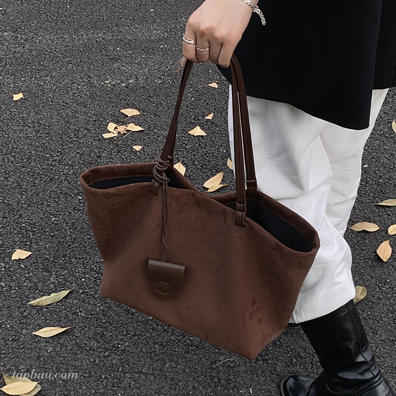 大容量质感绒面托特包