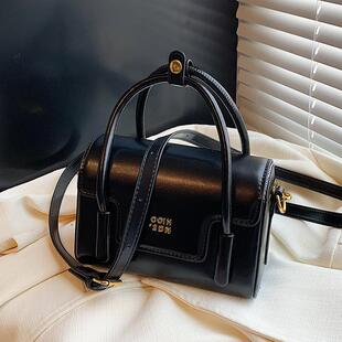 百搭斜挎包时尚 超火手提小方包 秋冬季 高级感复古小包包女2026新款