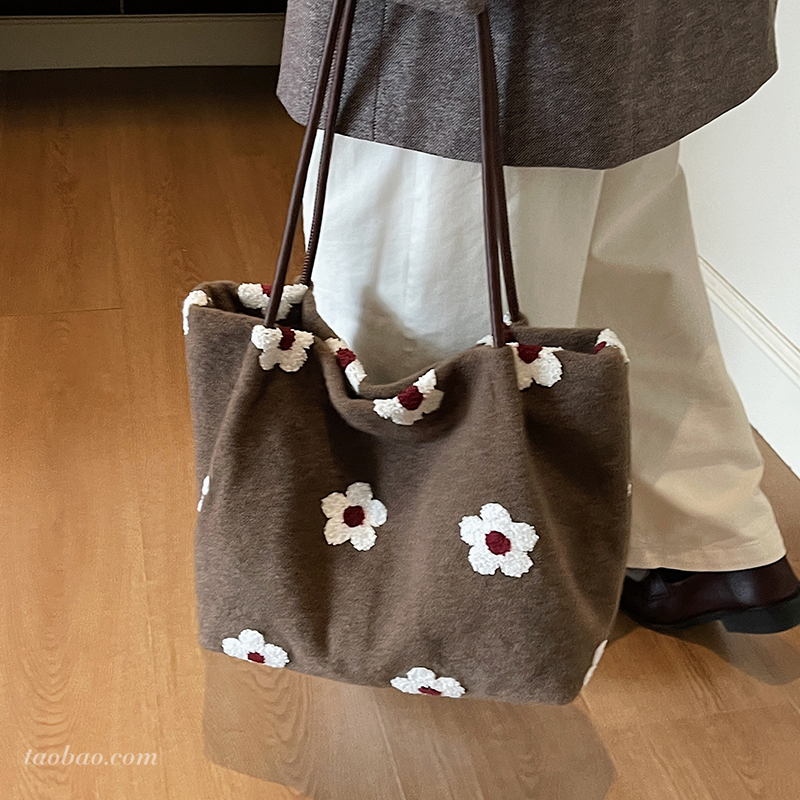 简约高级感毛呢托特包