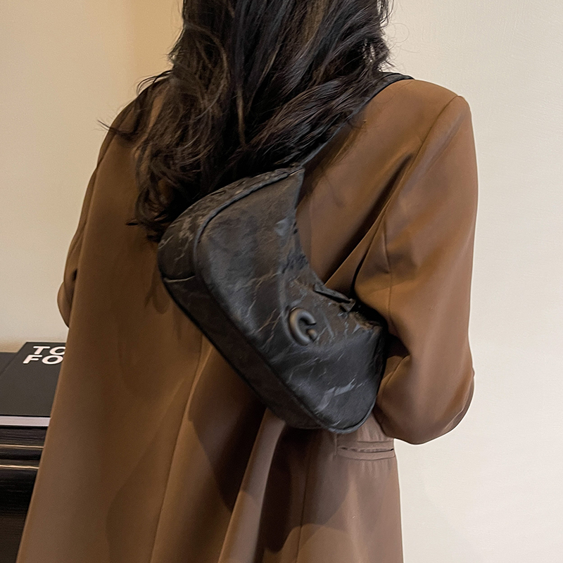 2023秋冬新款高级时尚流行腋下包
