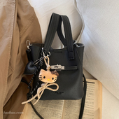 高级感洋气小包包女2026新款 时尚 百搭斜挎包外出手提小拎包水桶包