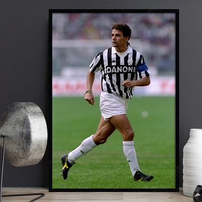 意大利足球明星饭店酒吧有框挂画