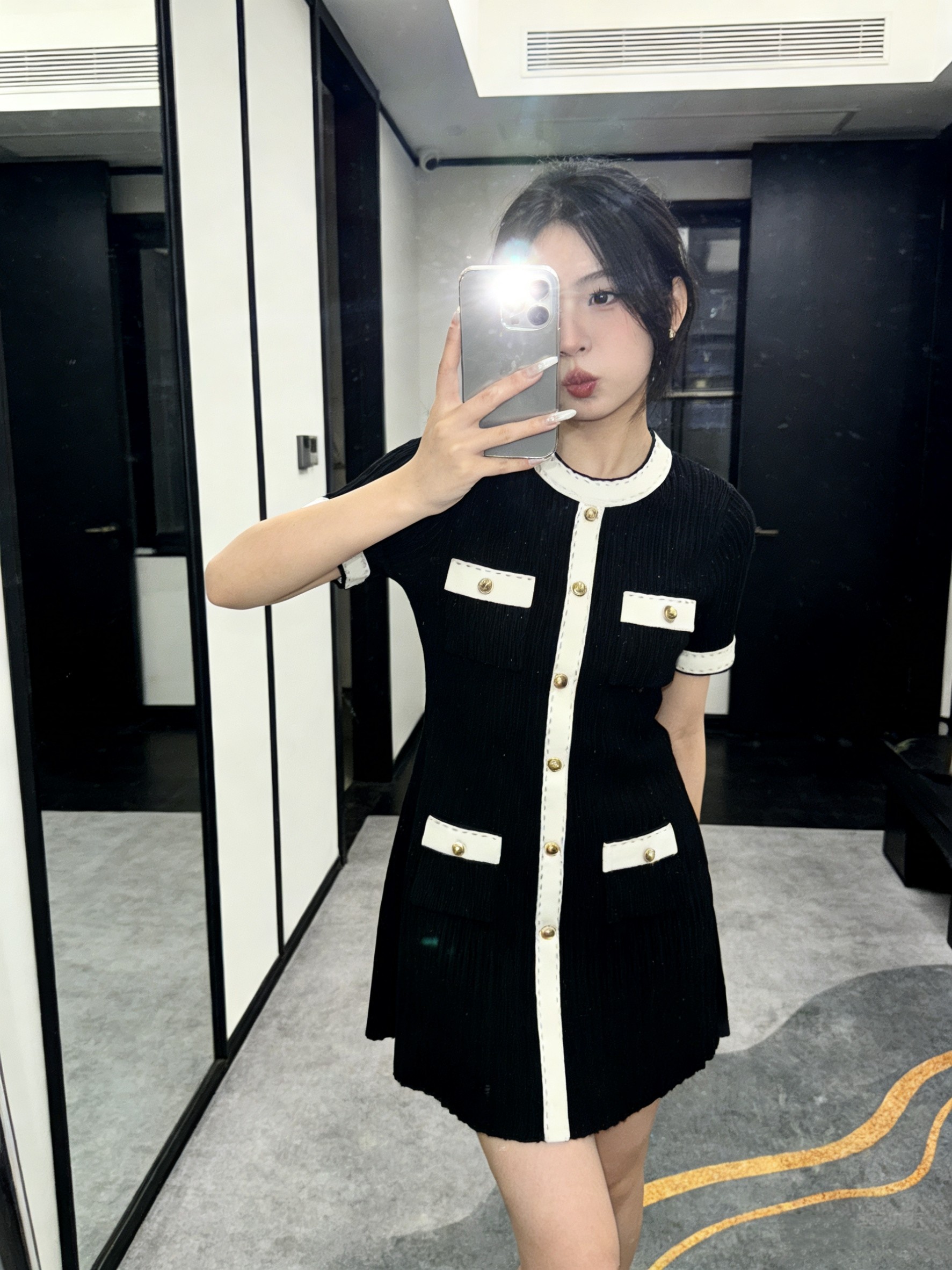 法式优雅时尚气质小香设计感多口袋撞色小圆领收腰短袖针织连衣裙,女装/女士精品,连衣裙,淘宝优惠券,粉丝福利购,淘宝优惠卷