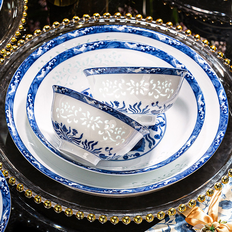 景德镇青花玲珑瓷餐具套装陶瓷碗盘白瓷中式釉中家用高档陶瓷送礼
