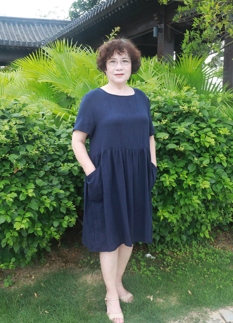 加肥大码女装夏季新款连衣裙胖妈妈200斤宽松显瘦遮肚藏肉棉麻裙