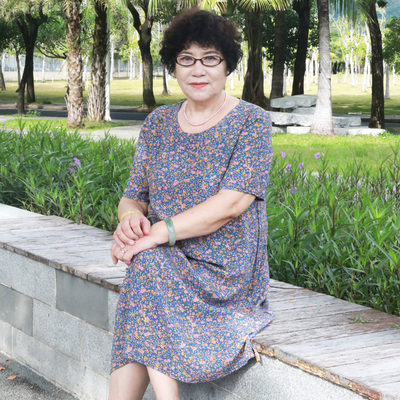 短袖连衣裙碎花宽松遮肚子中老年