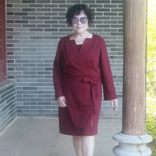 春秋长袖连衣裙加肥大码胖妈妈装洋气显瘦喜妈妈婚礼克莱因红裙子