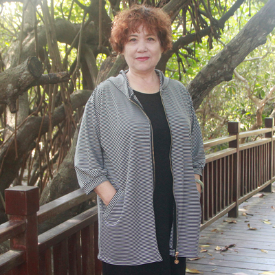 特大防晒衣洋气细条纹胖妈妈装